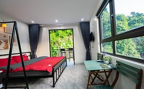 Strawberry Ha Giang Loop Tour, Motorbike Rental & Rooms